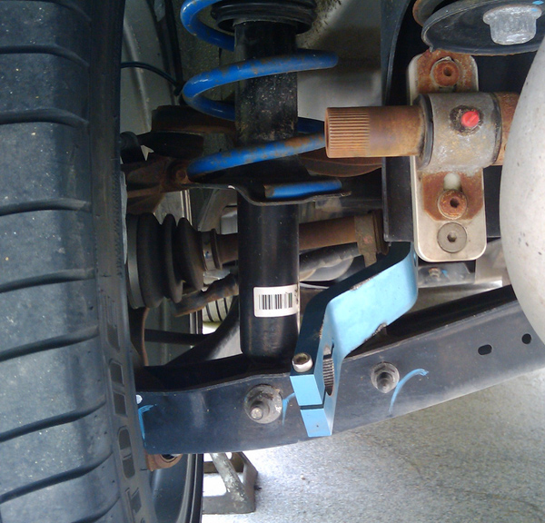 Visibly blue end link keeps coming off no mention of the whole sway bar is all rusted.